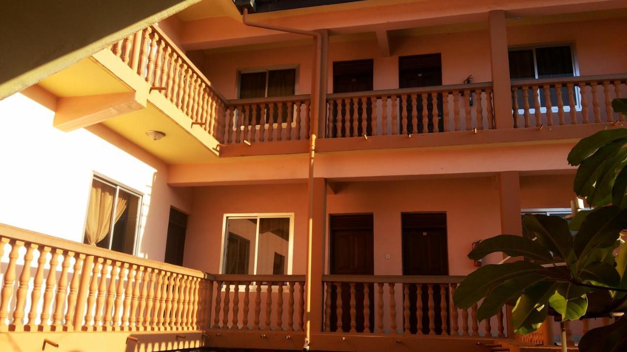 Daysinn Hotel Lira Zewnętrze zdjęcie