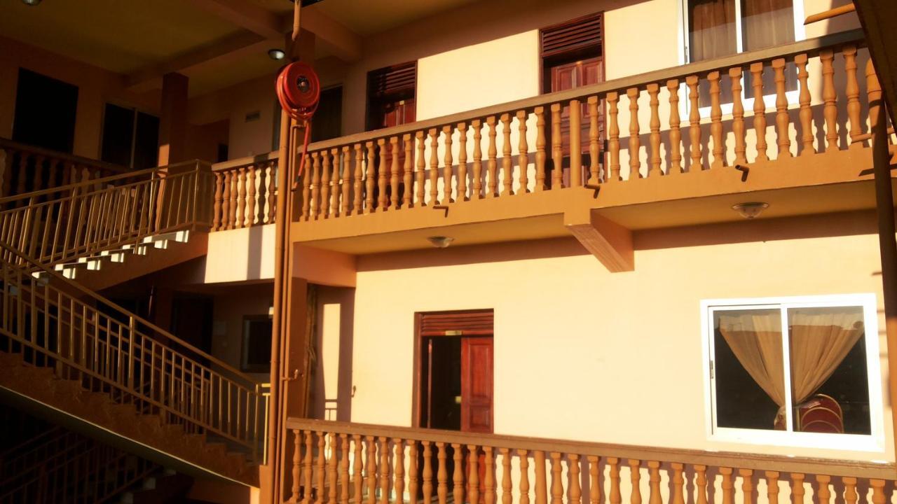 Daysinn Hotel Lira Zewnętrze zdjęcie