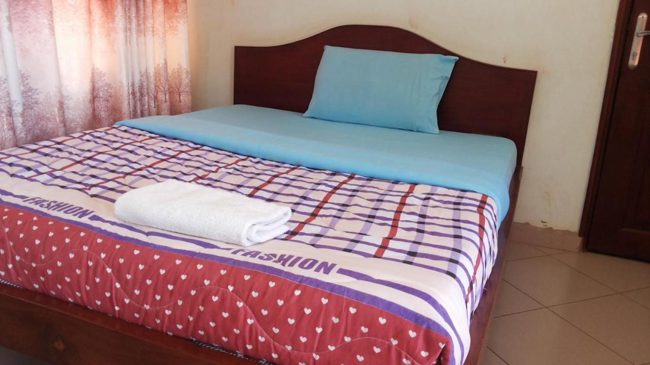 Daysinn Hotel Lira Zewnętrze zdjęcie